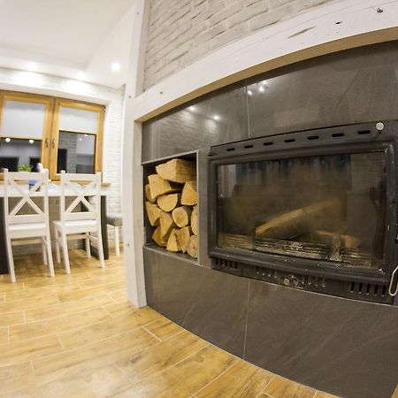"Miedzy Gruszka A Sanem" Apartment Lesko Bagian luar foto